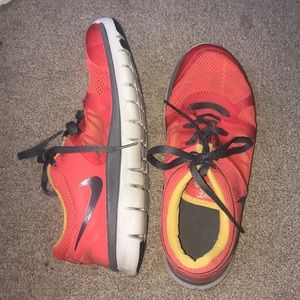 Nike Tennis Shoes